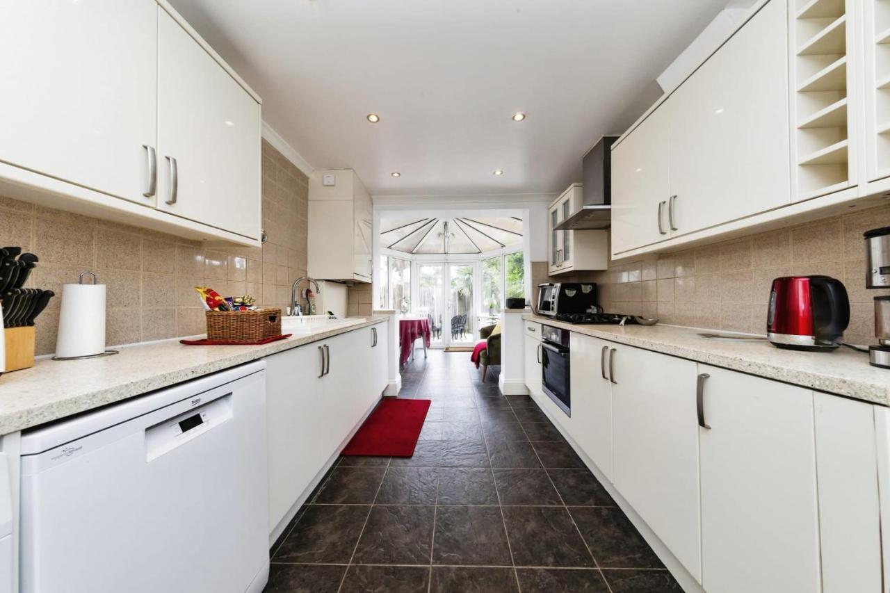 Your Chic 3Br Home Comfort And Style In Londra Esterno foto