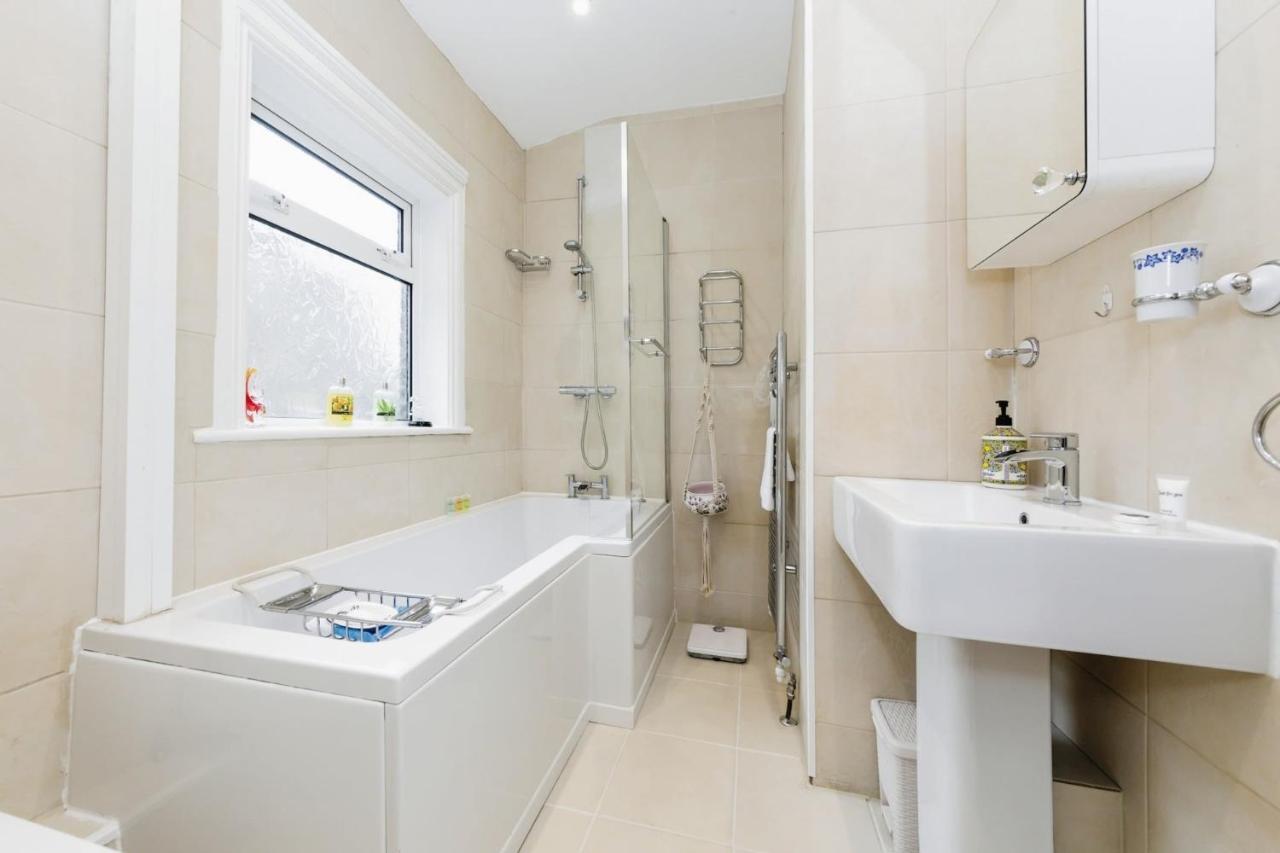 Your Chic 3Br Home Comfort And Style In Londra Esterno foto