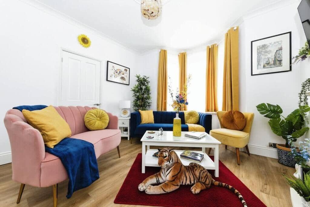 Your Chic 3Br Home Comfort And Style In Londra Esterno foto