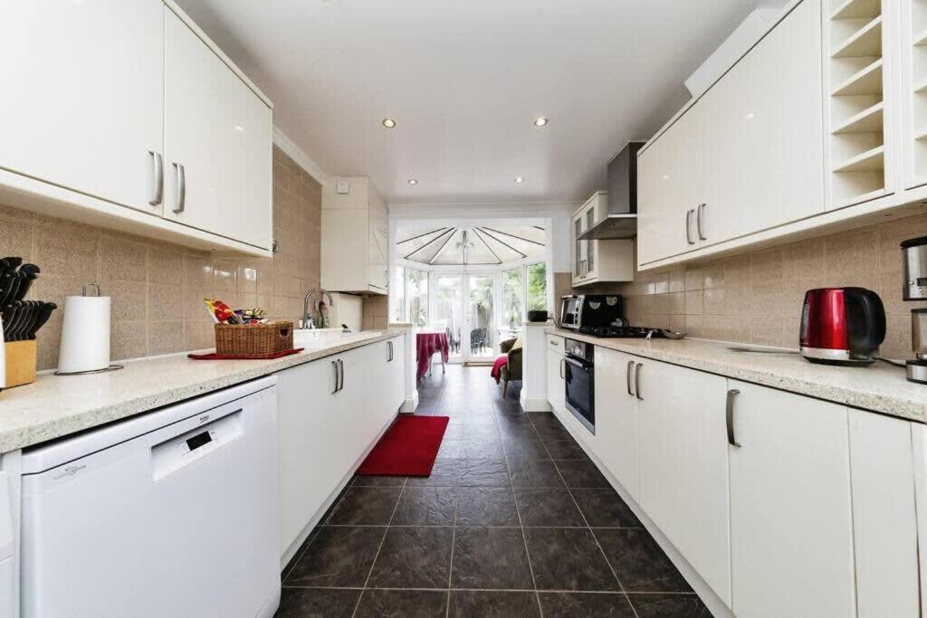 Your Chic 3Br Home Comfort And Style In Londra Esterno foto