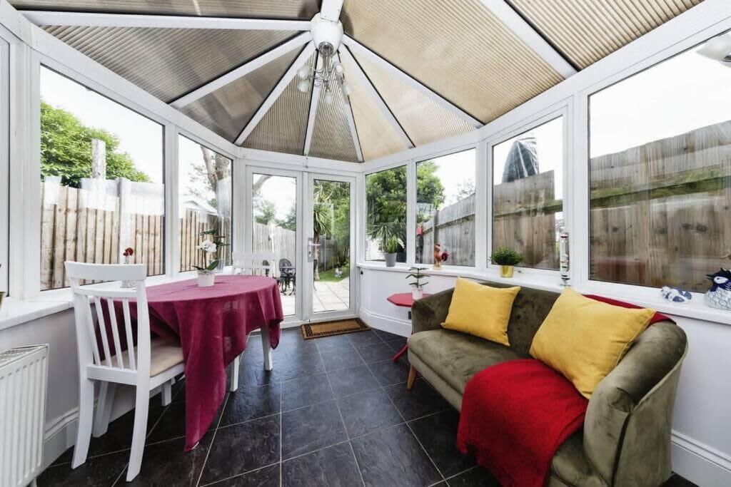 Your Chic 3Br Home Comfort And Style In Londra Esterno foto